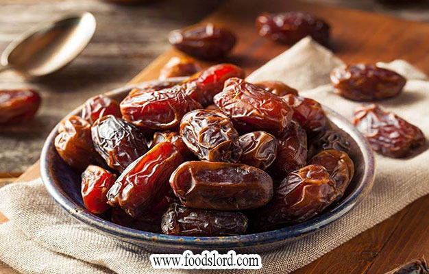 Dates:
It is used in a variety of sweet foods and also a nutritious and delicious dried fruit alone. Dates are rich in vitamins, proteins, minerals and natural sugars and it is believed to relieve constipation in addition to treating anemia.
