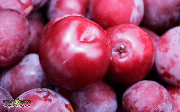 foodslord.com---plums-good-luck-and-prosperity